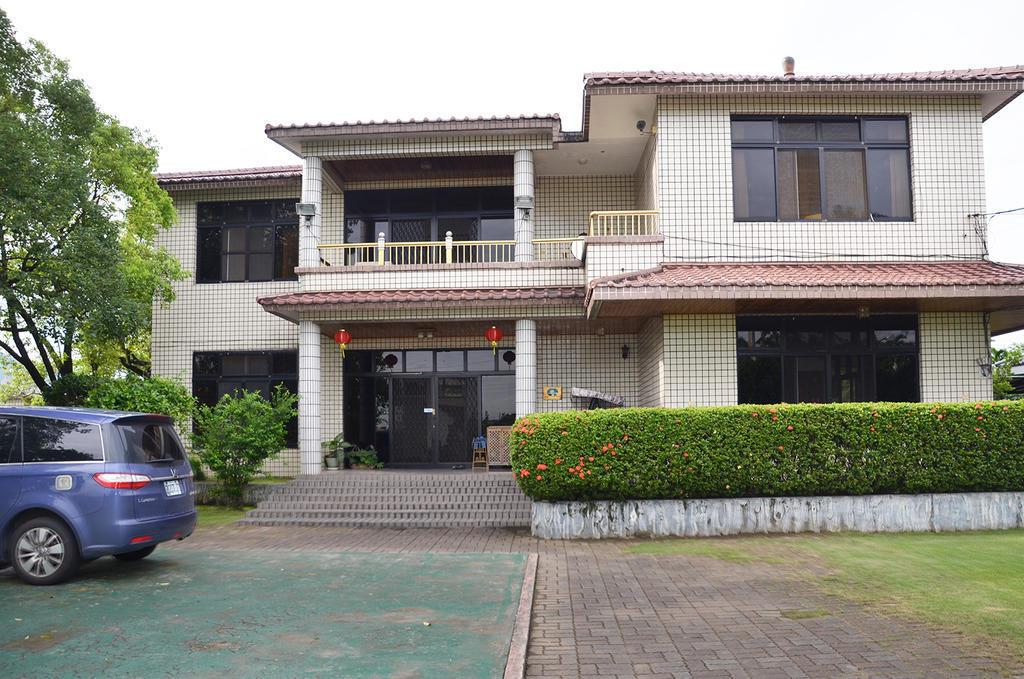 Kaohsiung Meinong Rabbit Paul Homestay B&B Mei-nung Екстериор снимка